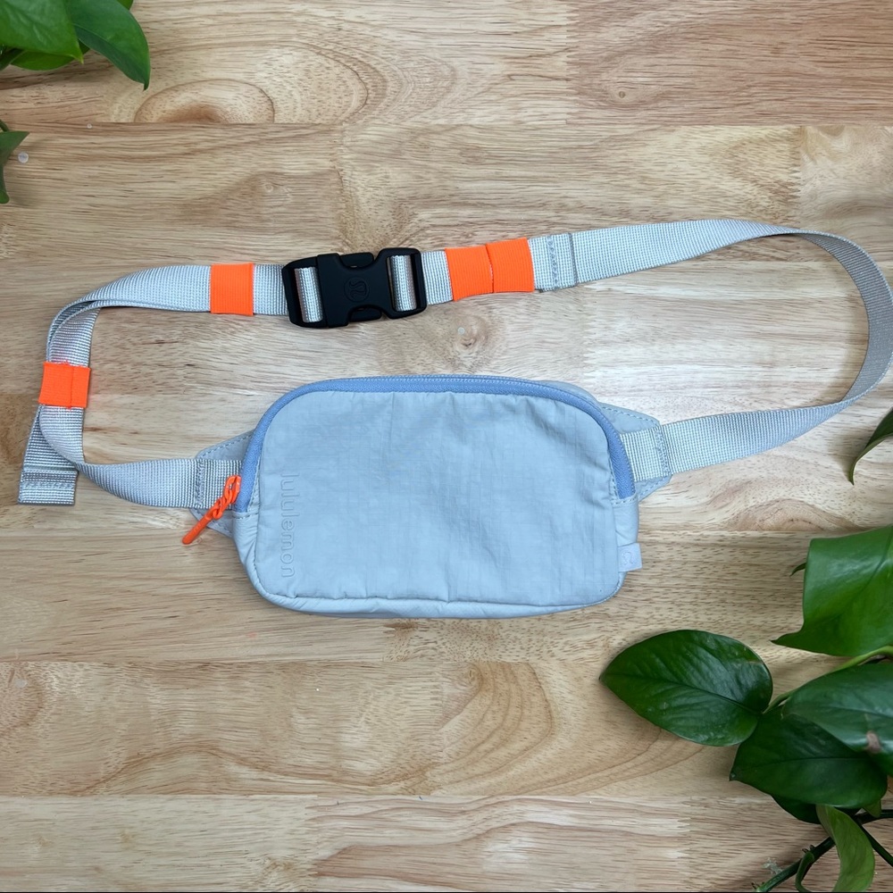 Lululemon Mini Belt Bag Fanny Pack
Color: Vapor